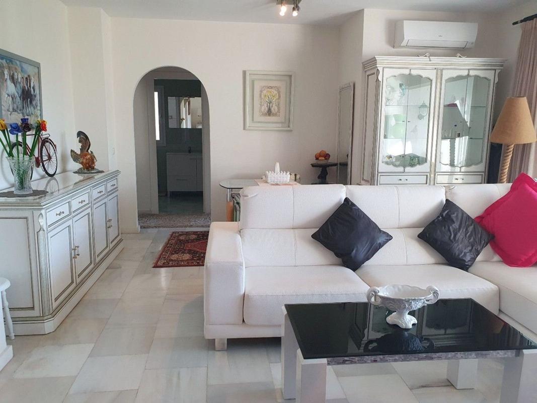 Venta de piso en Piso en Calle del Tomillo, Paraiso-Barronal, Estepona, Estepona
photo 2