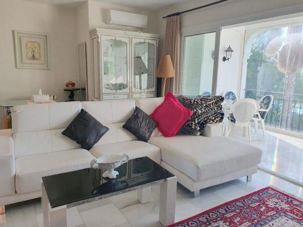 Venta de piso en Piso en Calle del Tomillo, Paraiso-Barronal, Estepona, Estepona
 photo 4