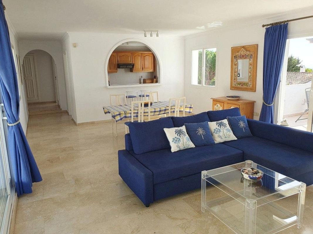 Venta de piso en Piso en Calle Calendula, Paraiso-Barronal, Estepona, Estepona
photo 3