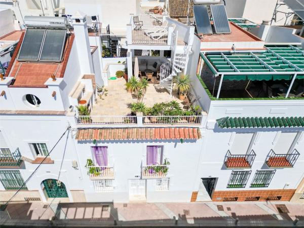 Chalet adosado en Calle Nueva, Centro, Nerja photo 2