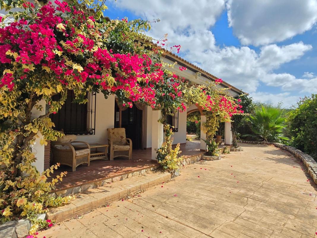 Properties for sale and rent in Spain photo 1