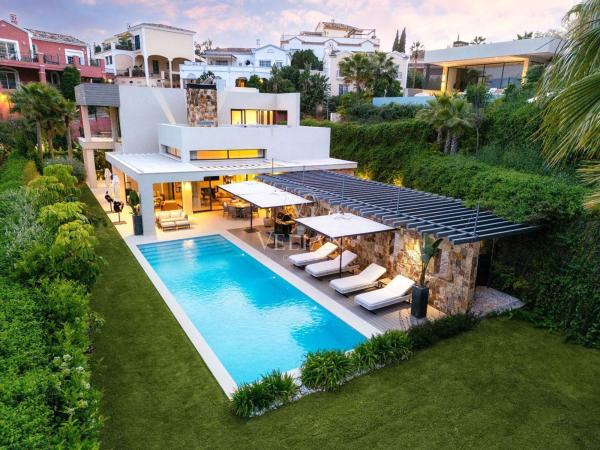 Casa o chalet independiente en Calle Pléyades, Los Naranjos, Marbella photo 3