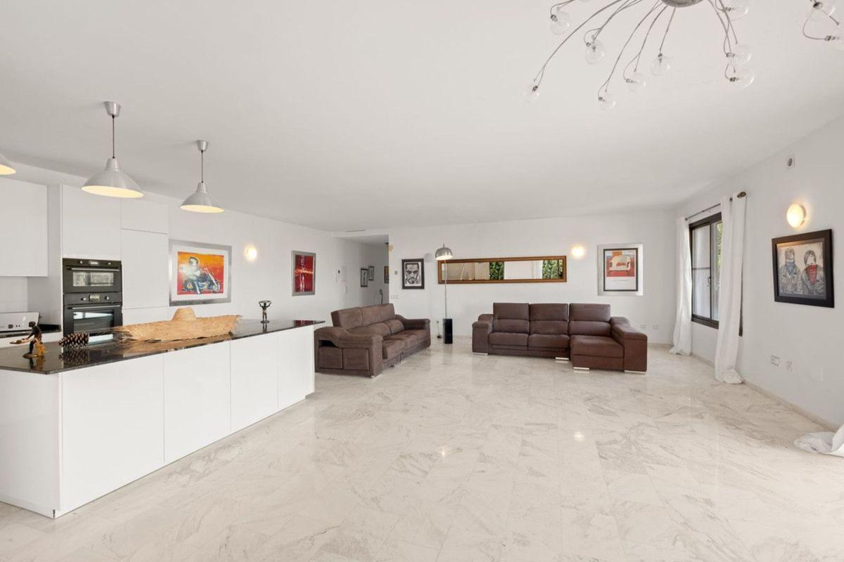Sale of apartment in Piso en Calle Cataluña, La Mairena, Ojén, Ojén
 photo 3