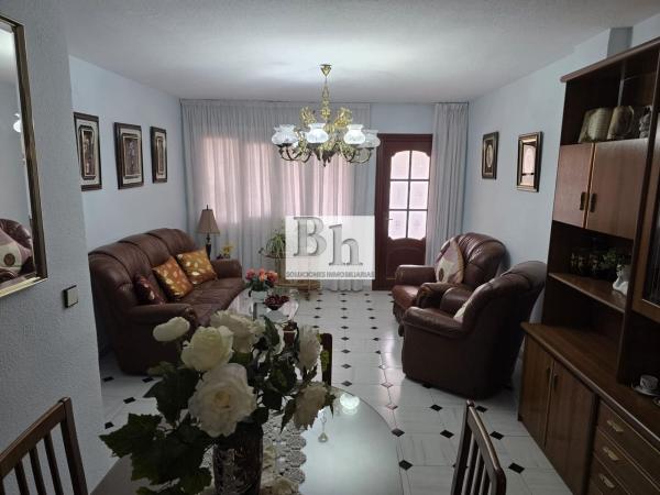 Продажа квартиры на Piso en Los Guindos - Parque Mediterráneo - Santa Paula, Málaga, Малага
photo 1