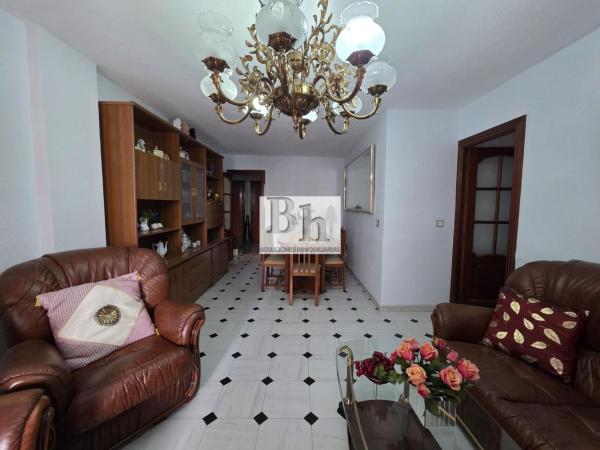 Продажа квартиры на Piso en Los Guindos - Parque Mediterráneo - Santa Paula, Málaga, Малага
thumbnail 2