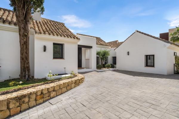 Casa o chalet independiente en Lugar Urbanizacion Cascada de Camojan, Sierra Blanca, Marbella photo 3