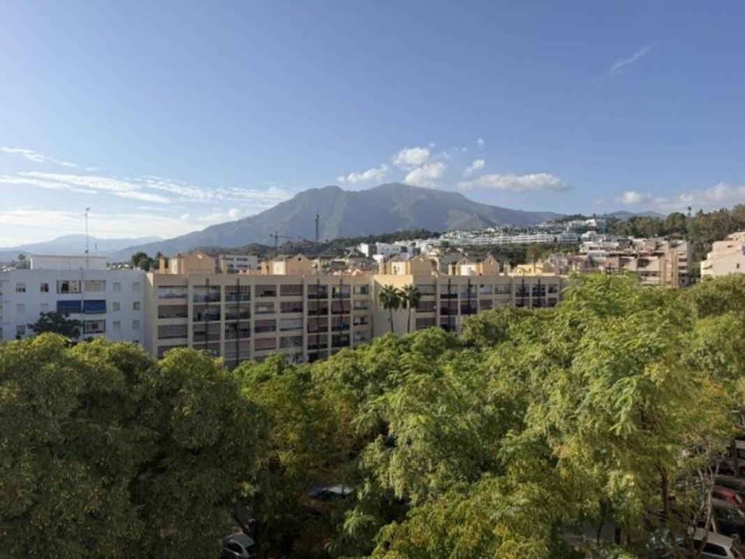 Venta de piso en Piso en Calle Francisco de Quevedo, Sierra de Estepona-Avda de Andalucia, Estepona, Estepona
photo 1