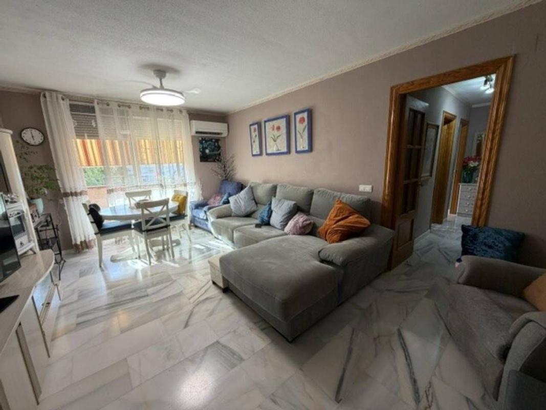 Venta de piso en Piso en Calle Francisco de Quevedo, Sierra de Estepona-Avda de Andalucia, Estepona, Estepona
photo 2