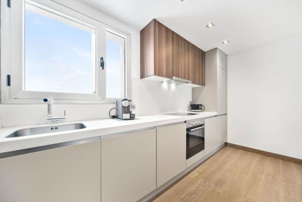 Продажа квартиры на Piso en Calle Juan Antonio de Torquemada, 7, Linda Vista-Nueva Alcántara-Cortijo Blanco, Marbella, Марбелла
thumbnail 3