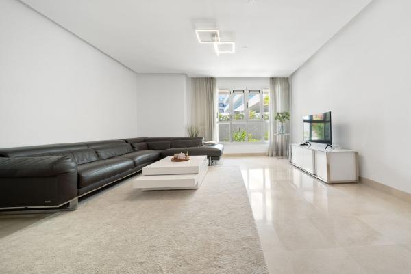 Продажа квартиры на Piso en Calle Juan Antonio de Torquemada, 7, Linda Vista-Nueva Alcántara-Cortijo Blanco, Marbella, Марбелла
 photo 4