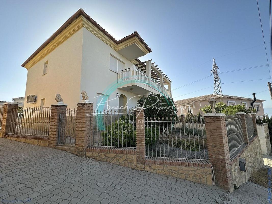 Sprzedaż niezależnego domku jednorodzinnego w  Casa o chalet en Algarrobo, Algarrobo photo 2