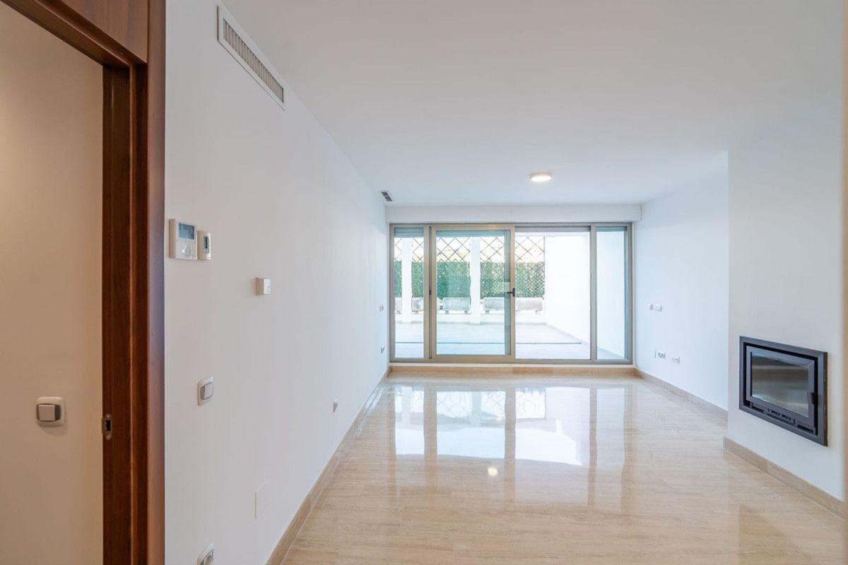 Venta de piso en Piso en Calle Valle De Somiedo, La Cala Golf - Lagar Martell, Mijas, Mijas
 photo 2