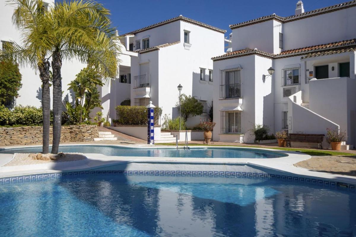 Продажа квартиры на Piso en Urbanización Cortijo de Nagüeles, Sierra Blanca, Marbella, Марбелла
photo 1