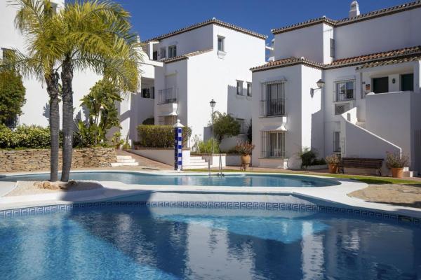 Продажа квартиры на Piso en Urbanización Cortijo de Nagüeles, Sierra Blanca, Marbella, Марбелла
 photo 1