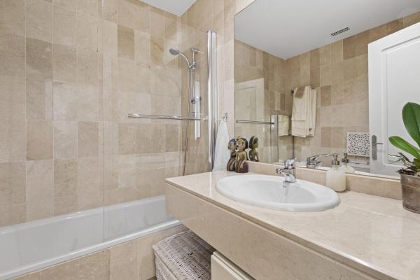 Продажа квартиры на Piso en Urbanización Cortijo de Nagüeles, Sierra Blanca, Marbella, Марбелла
 photo 4
