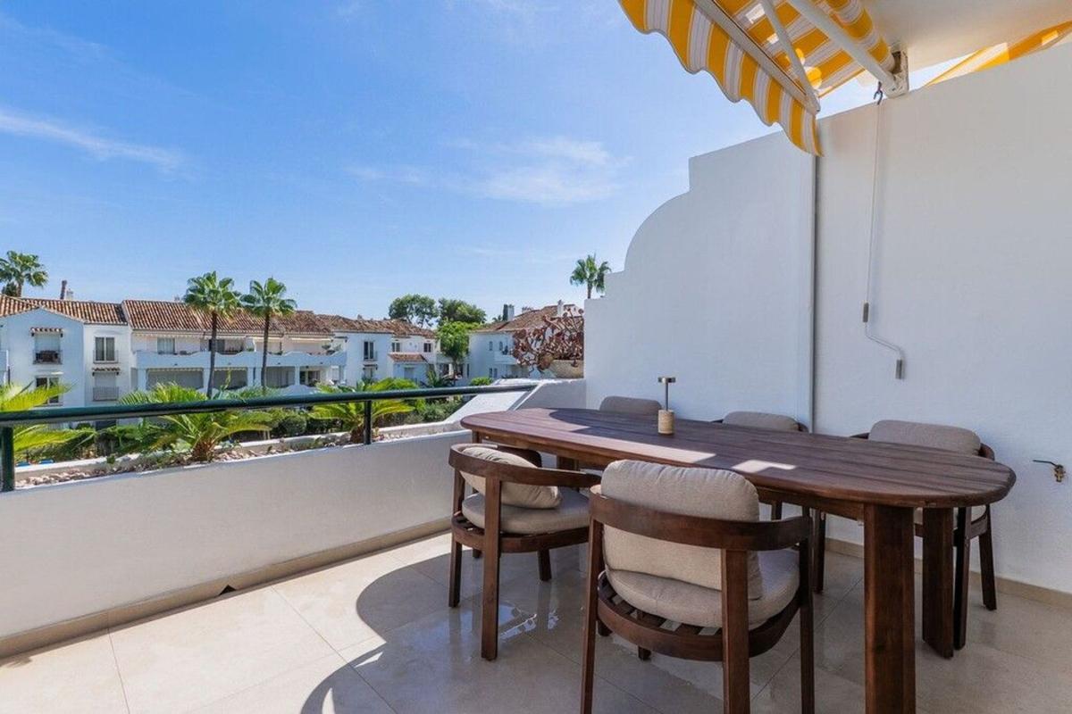 Продажа пентхауса на  Ático en Atalaya-Isdabe, Estepona, Эстепона photo 2