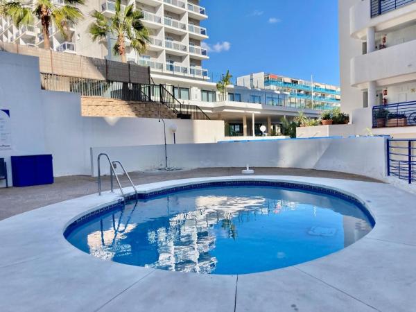 Продажа квартиры на Piso en Salinas, 2, Cortijo Torrequebrada, Benalmádena, Бенальмадена
thumbnail 2