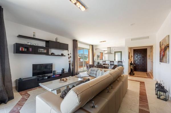 Дуплекс на продажу в Dúplex en Calle Pico Alcazaba, 21, Benatalaya, Estepona, Эстепона thumbnail 2