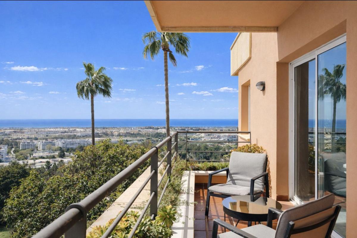 Продажа квартиры на Piso en Avenida Calderón de la Barca, Los Naranjos, Marbella, Марбелла
photo 1