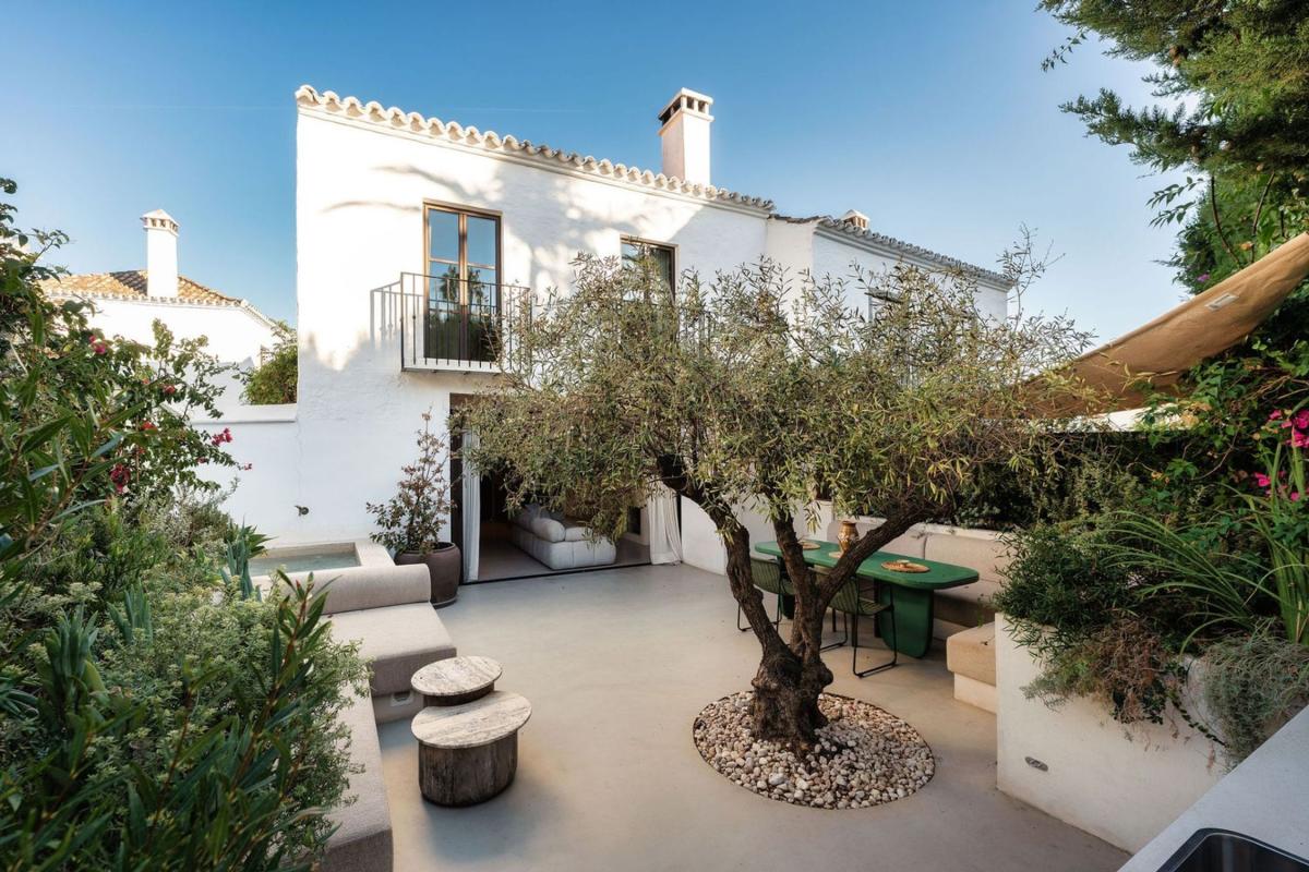 Properties for sale and rent in Spain photo 1