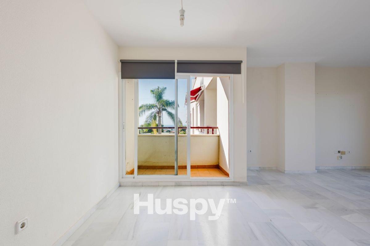 Продажа квартиры на Piso en Avenida Palmeras de Baviera, Caleta de Velez, Vélez-Malaga, Велес-Малага
photo 2