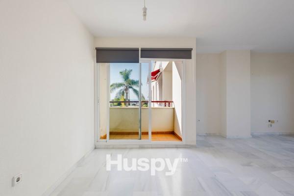 Продажа квартиры на Piso en Avenida Palmeras de Baviera, Caleta de Velez, Vélez-Malaga, Велес-Малага
thumbnail 2