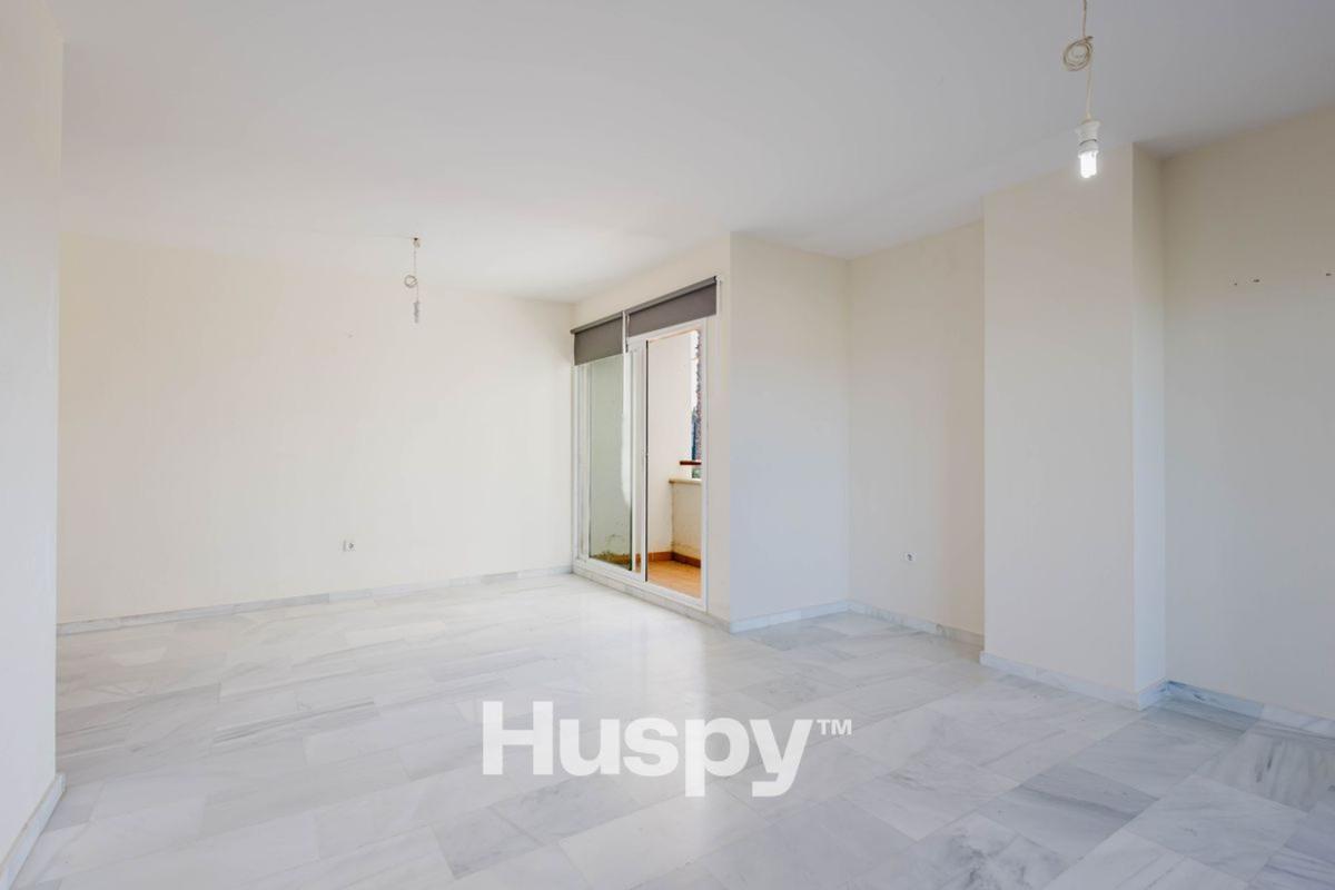Продажа квартиры на Piso en Avenida Palmeras de Baviera, Caleta de Velez, Vélez-Malaga, Велес-Малага
photo 3