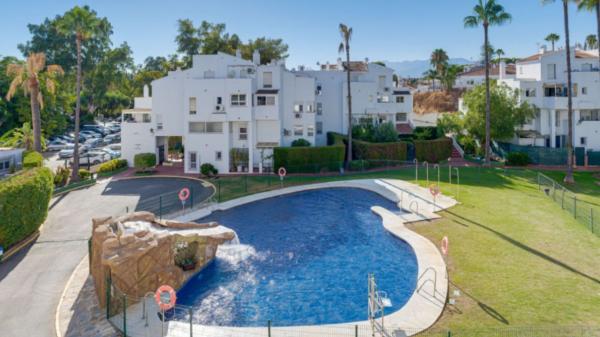 Продажа квартиры на Piso en Paseo del Perú, Green Hills - Las Cumbres de Elviria, Marbella, Марбелла
photo 1