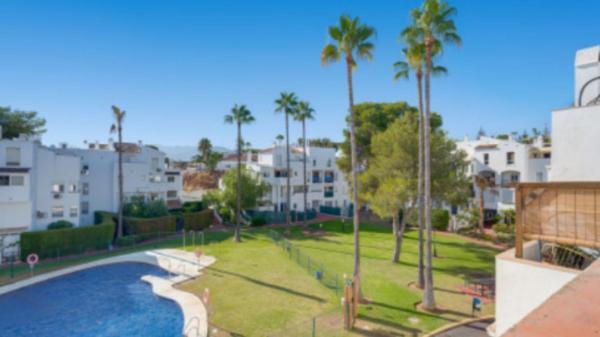 Продажа квартиры на Piso en Paseo del Perú, Green Hills - Las Cumbres de Elviria, Marbella, Марбелла
thumbnail 2