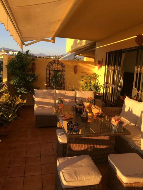 Продажа квартиры на Piso en Calle Alcaucín, La Concha-Resina Golf, Estepona, Эстепона
 photo 2