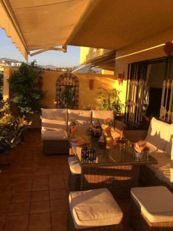 Продажа квартиры на Piso en Calle Alcaucín, La Concha-Resina Golf, Estepona, Эстепона
 photo 2