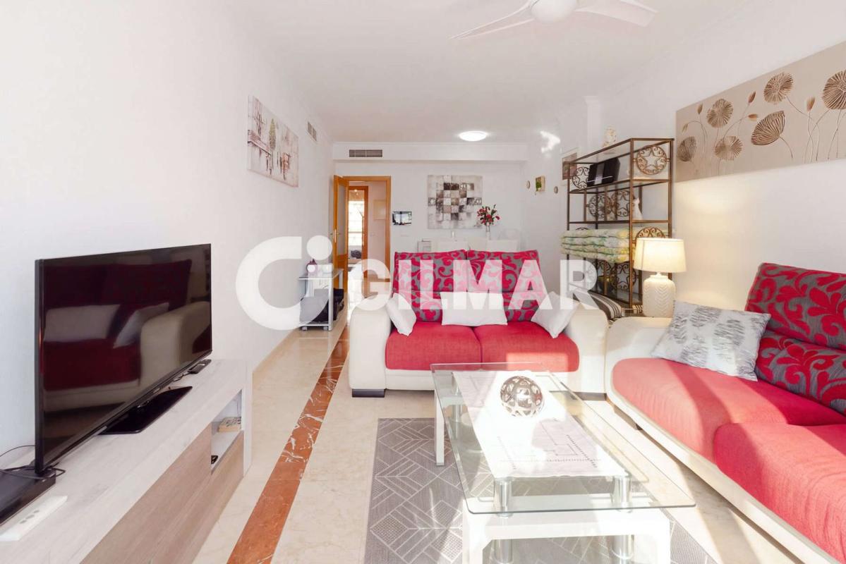 Venta de piso en Piso en Calle Benadalid, La Concha-Resina Golf, Estepona, Estepona
 photo 5
