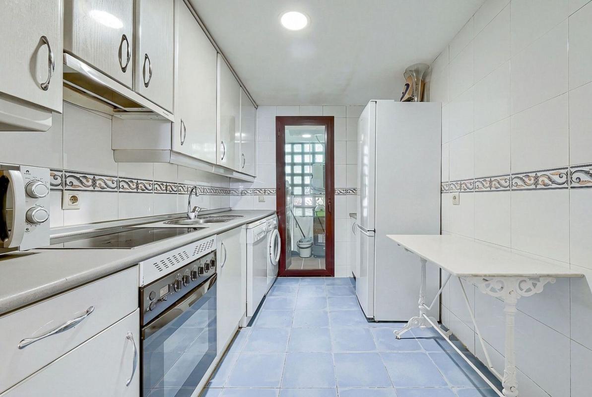 Продажа квартиры на Piso en Las Brisas, Marbella, Марбелла
 photo 5