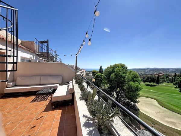 Аттик на продажу в Ático en Hacienda De Casares, Casares, Casares, Касарес thumbnail 3