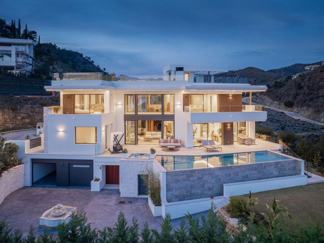 Properties for sale and rent in Spain photo 1
