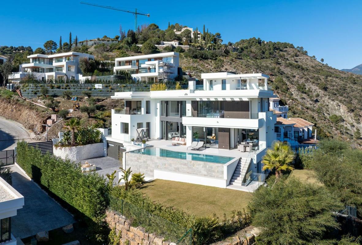 Properties for sale and rent in Spain photo 3