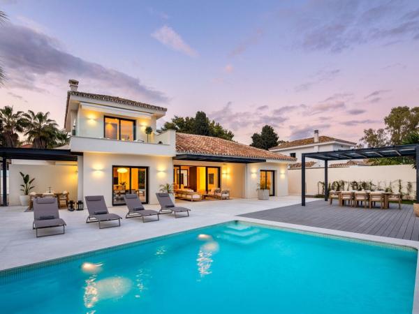 Casa o chalet independiente en Linda Vista-Nueva Alcántara-Cortijo Blanco, Marbella photo