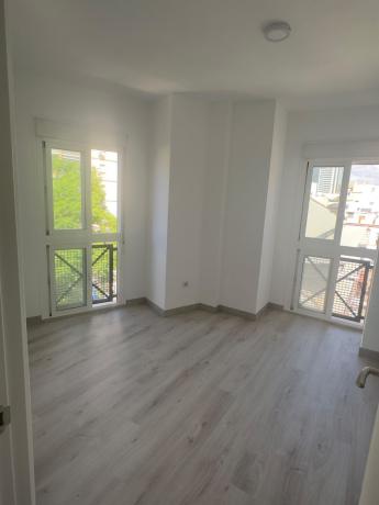Продажа квартиры на Piso en Calle San Bartolomé, 6, El Molinillo - Capuchinos, Málaga, Малага
 photo 3