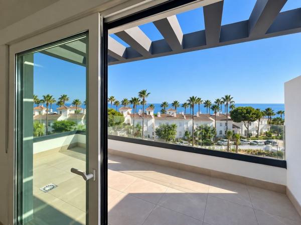 Продажа квартиры на Piso en Calle Aralia, Calaburra - Chaparral, Mijas, Михас
photo 1