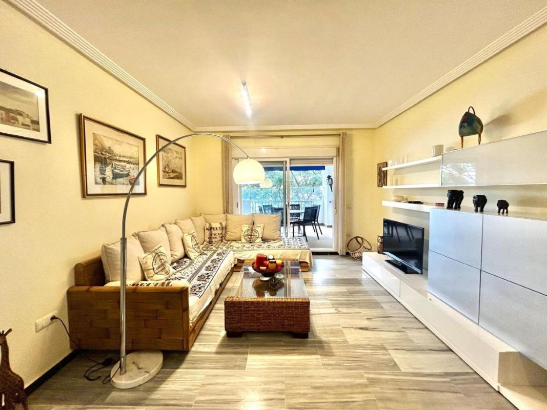 Продажа квартиры на Piso en Urbanizacion Medina Garden, Puerto Banús, Marbella, Марбелла
photo 3