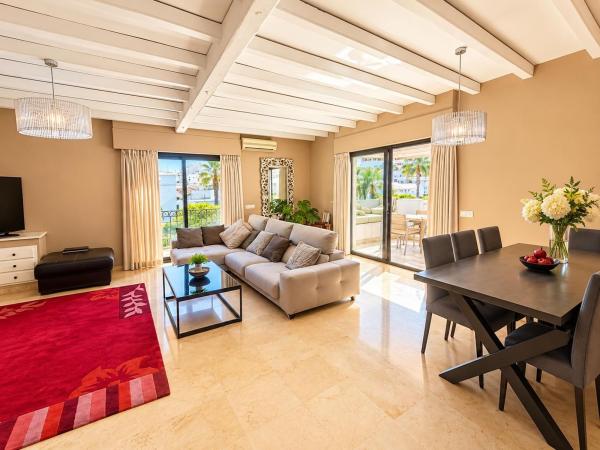 Chalet adosado en Juan Carlos I, Huerta Nueva, Estepona photo 1