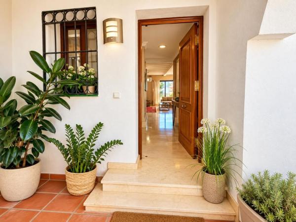 Chalet adosado en Juan Carlos I, Huerta Nueva, Estepona photo 2