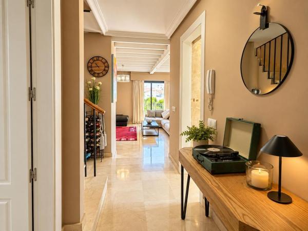Chalet adosado en Juan Carlos I, Huerta Nueva, Estepona photo 4