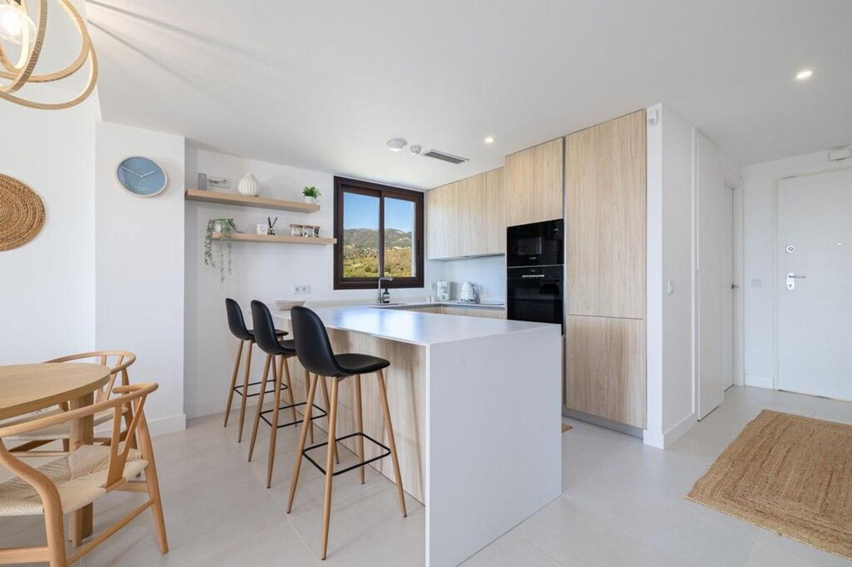 Продажа квартиры на Piso en Haza del Algarrobo - Las Lomas, Mijas, Михас
 photo 5