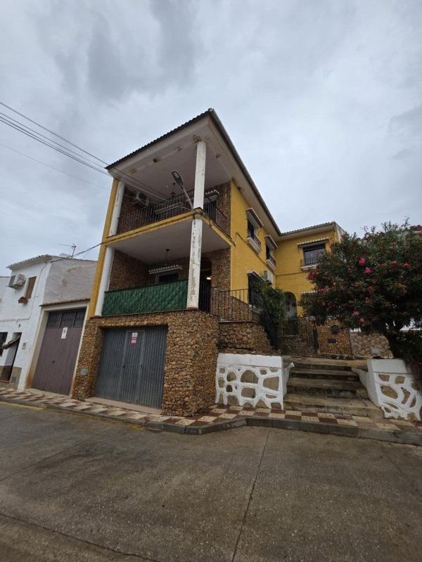 Properties for sale and rent in Spain photo 2