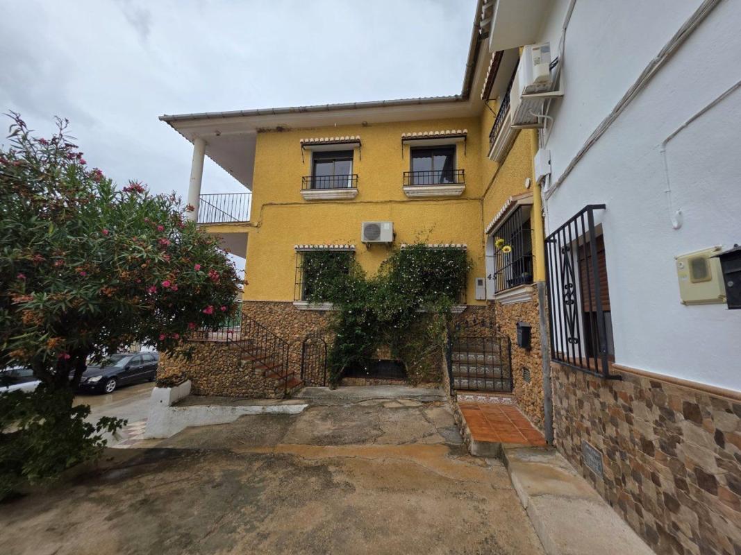 Properties for sale and rent in Spain photo 3