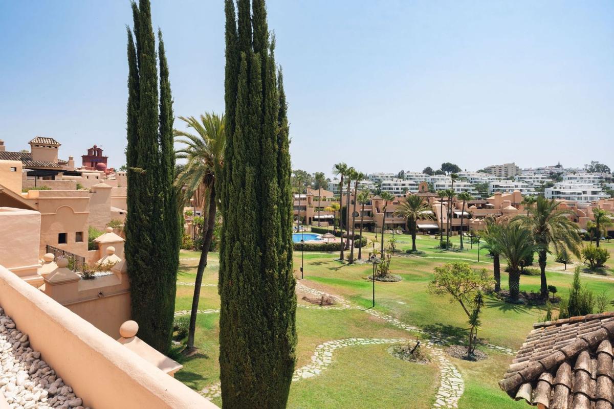 Продажа дуплекса на Dúplex en Nueva Atalaya, Estepona, Эстепона photo 2