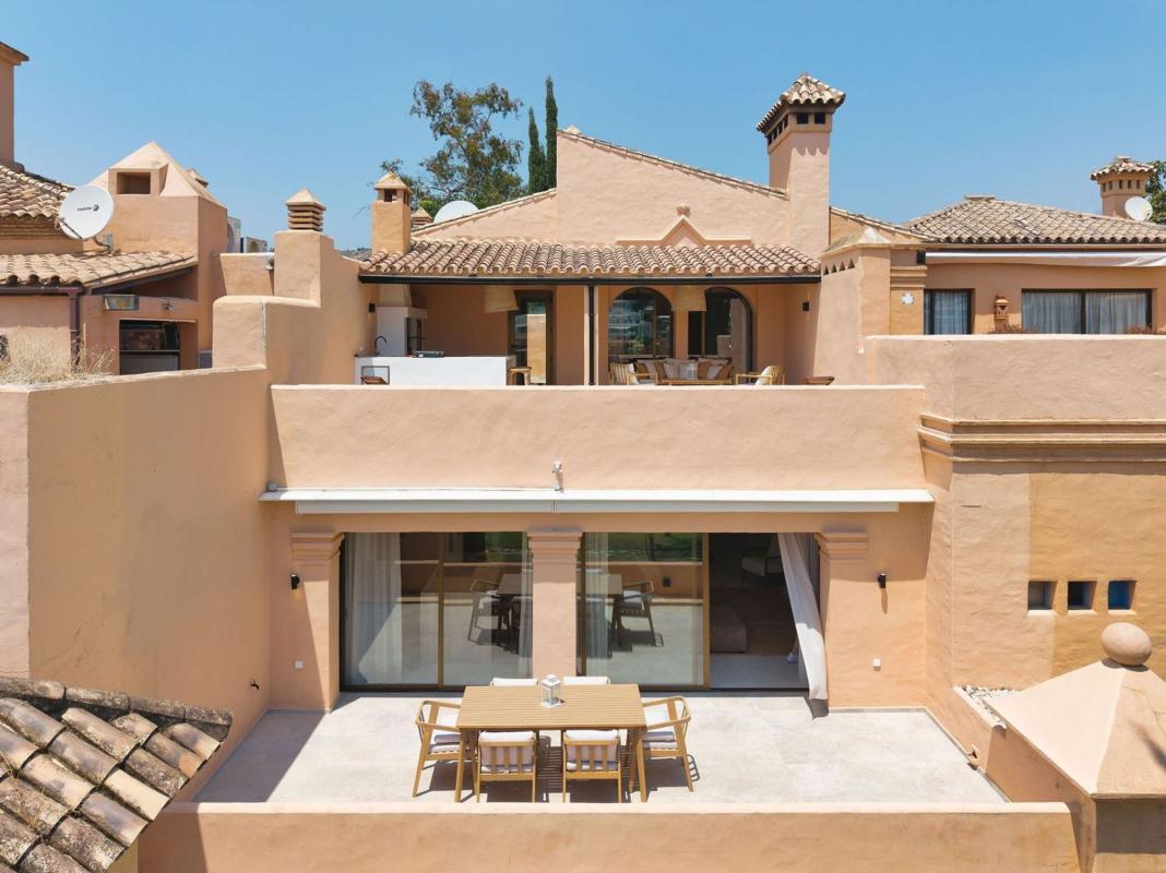 Продажа дуплекса на Dúplex en Nueva Atalaya, Estepona, Эстепона photo 3