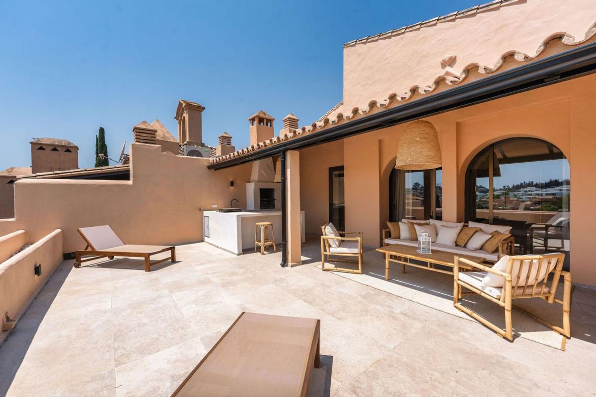 Продажа дуплекса на Dúplex en Nueva Atalaya, Estepona, Эстепона photo 4