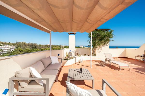 Аттик на продажу в  Ático en Sitio de Calahonda, Mijas, Михас photo 1